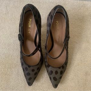 Pour La Victoire Women Size:6 1/2 Brown Pointed Toe Polka Dot Stiletto Heels